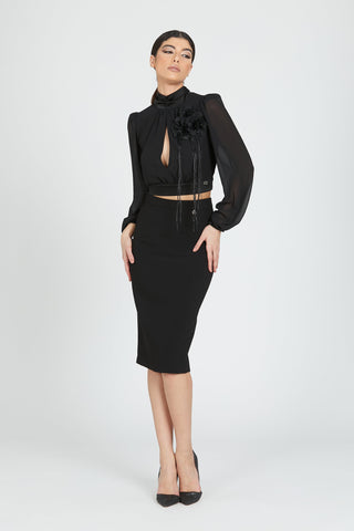 Blusa ARNO corta manica lunga con ap.dietro più fusciacca più spilla fiore