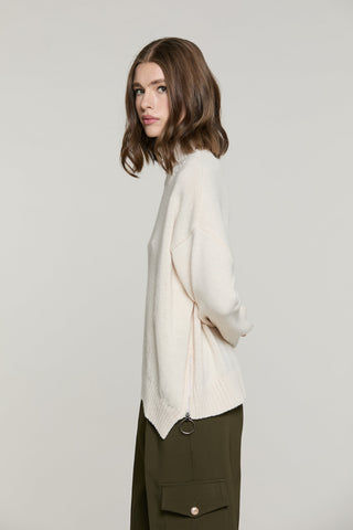 Maglia LYS collo alto taglio asimmetrico