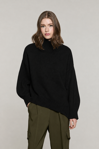 Maglia LYS collo alto taglio asimmetrico