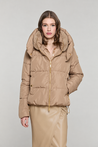 Piumino PORONGIS corto manica lunga con cappuccio più bordo ecopelliccia staccabile più tasche più zip