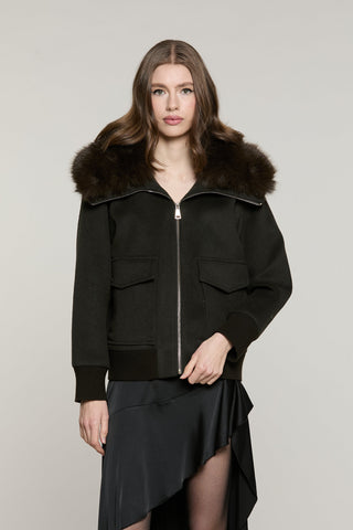 Cappotto SAEZ corto manica lunga con bordi costa con ts più patte più zip più collo ecopelliccia staccabile