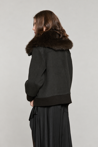 Cappotto SAEZ corto manica lunga con bordi costa con ts più patte più zip più collo ecopelliccia staccabile