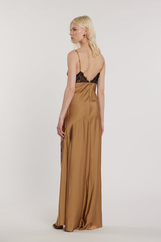 Abito KEIRA lungo smanicato con inserti pizzo più spacco