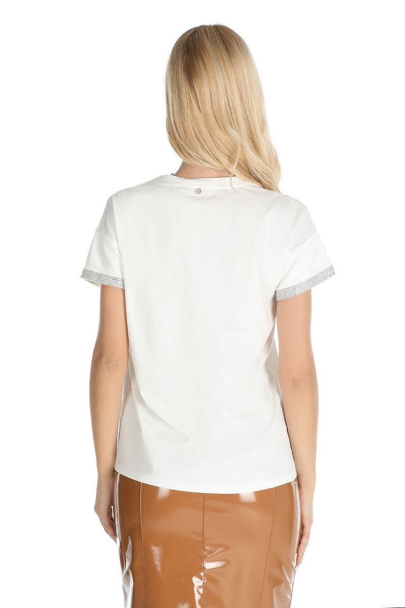 T-shirt con stampa orsetto con passamaneria maniche e spille fiocco in pizzo, relish fashion moda, abbigliamento femminile