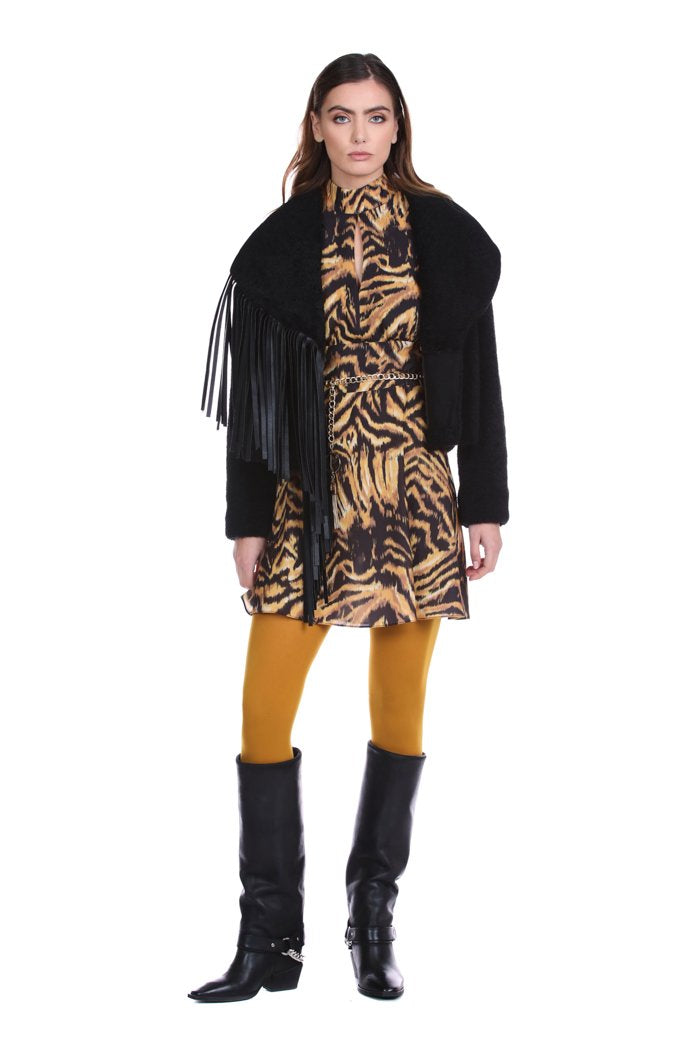 Cappotto FRUNCES corto manica lunga collo ampio con frange orsetto