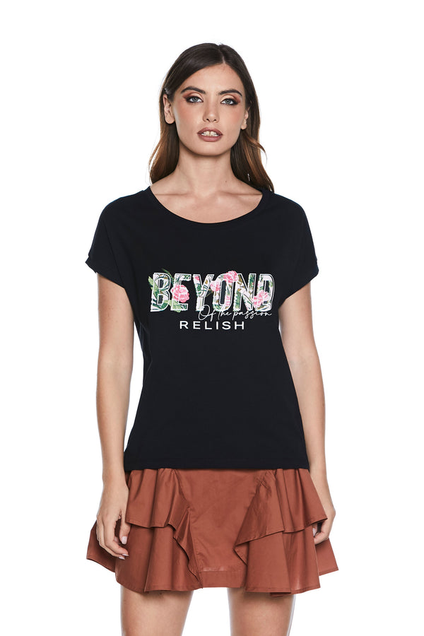 T-Shirt JUNKRED mezza manica scollo ampio con stampa fiori più beyond